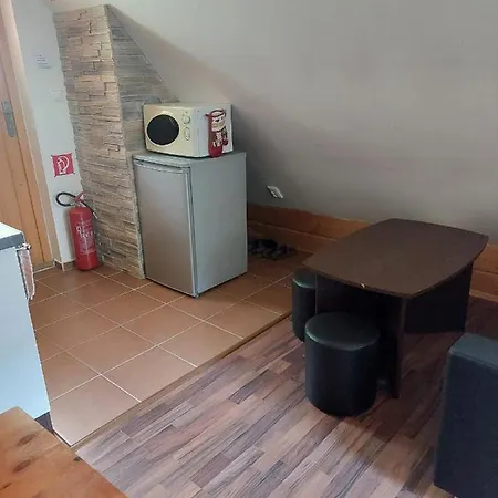 Pod Jaskynou Camping *