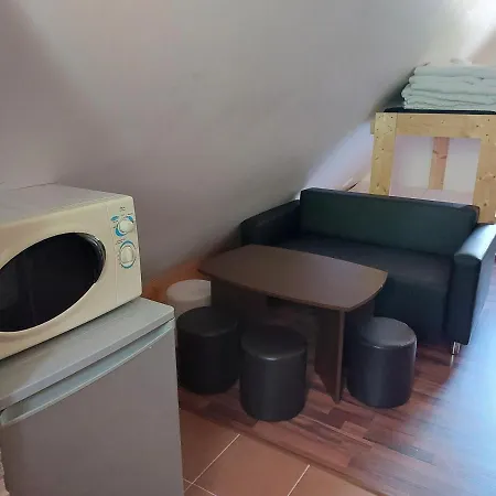 Pod Jaskynou Camping *